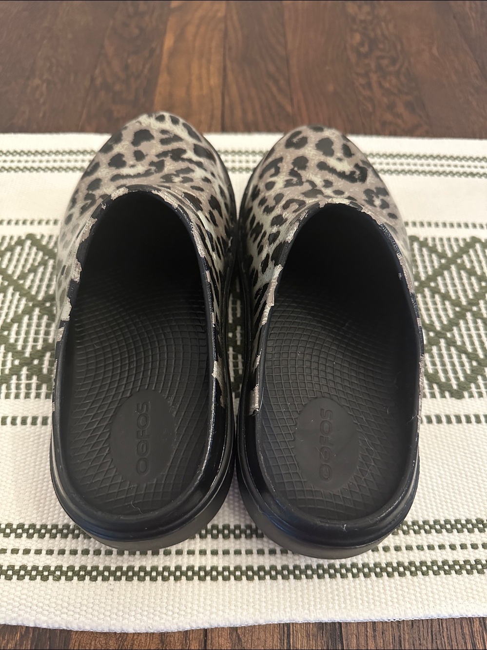 OOFOS OOcloog clogs - Picture 2 of 6
